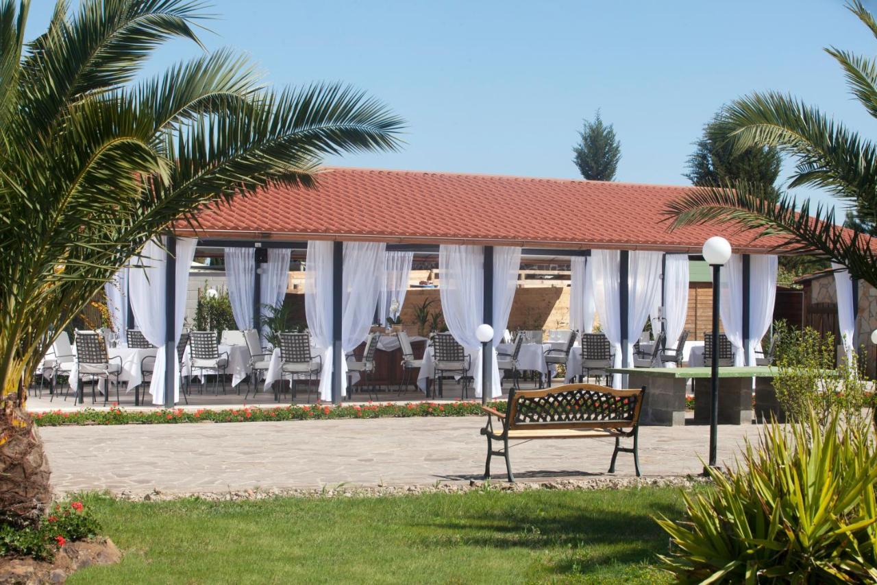 Fattoria Maremmana Aparthotel Marina di Grosseto Ngoại thất bức ảnh