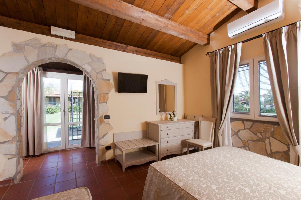 Fattoria Maremmana Aparthotel Marina di Grosseto Ngoại thất bức ảnh