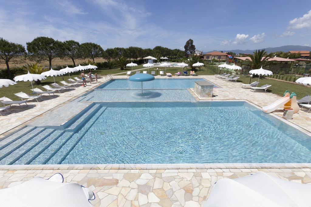 Fattoria Maremmana Aparthotel Marina di Grosseto Ngoại thất bức ảnh