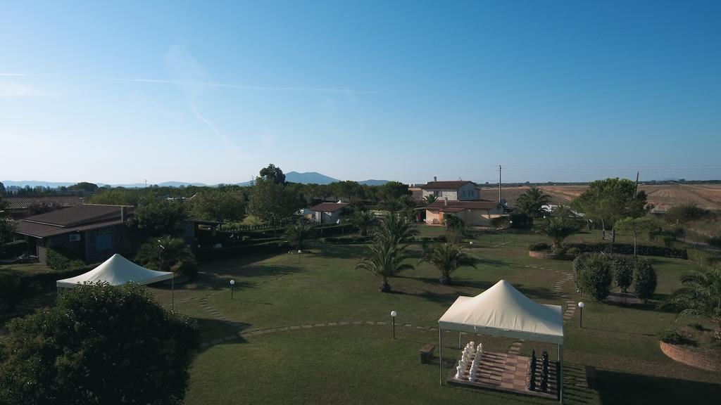 Fattoria Maremmana Aparthotel Marina di Grosseto Ngoại thất bức ảnh