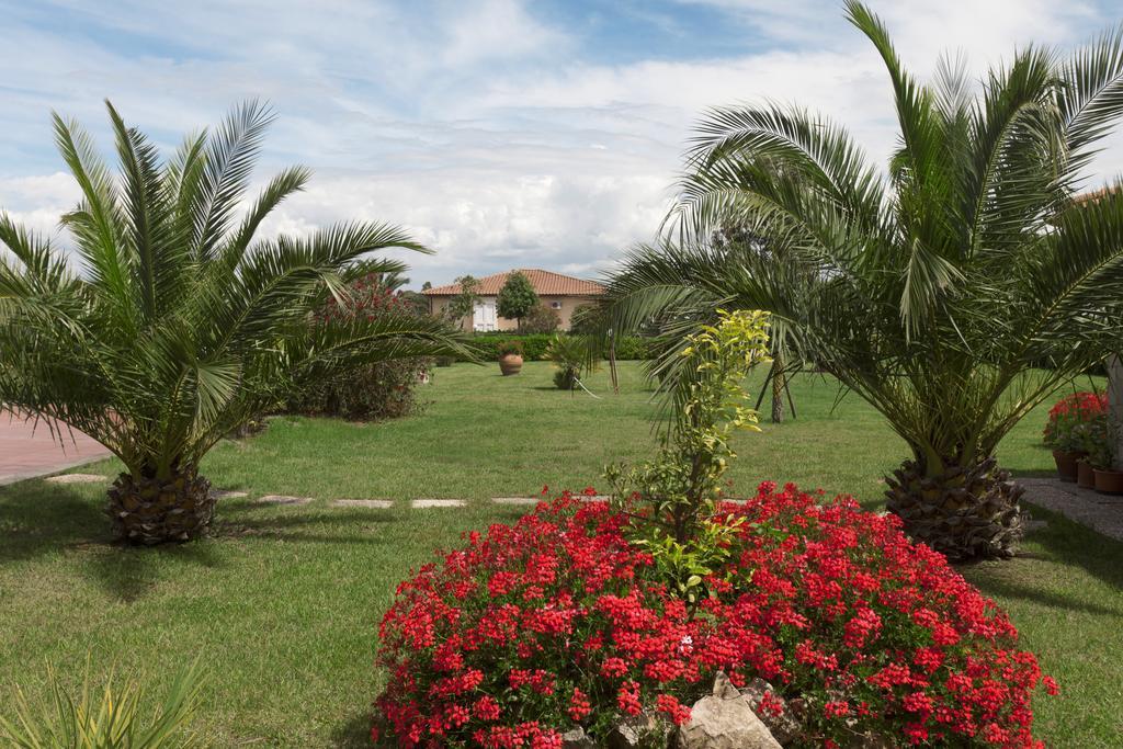 Fattoria Maremmana Aparthotel Marina di Grosseto Ngoại thất bức ảnh